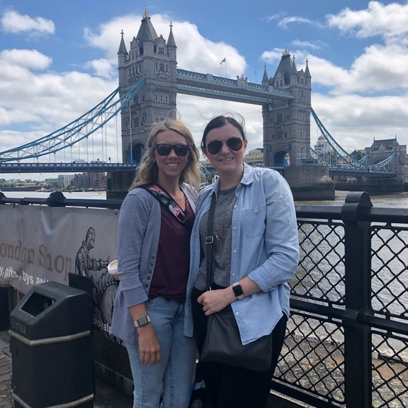 Meet your Posher, Andrea - Picture 2 of 3